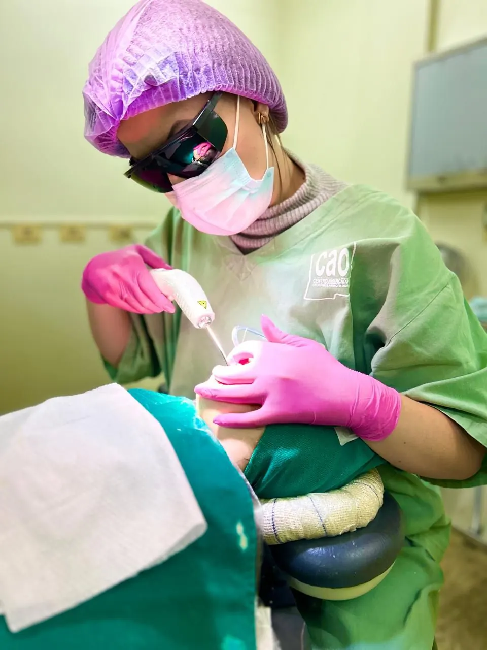 Laserterapia e atendimento em centro cirúrgico